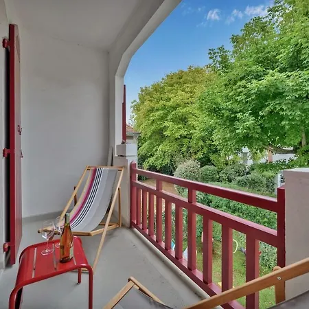 Familiale A 2 Min De La - Jardin Prive